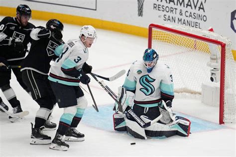 Joey Daccord matches franchise record with 42 saves, Kraken hold off Kings 2-1